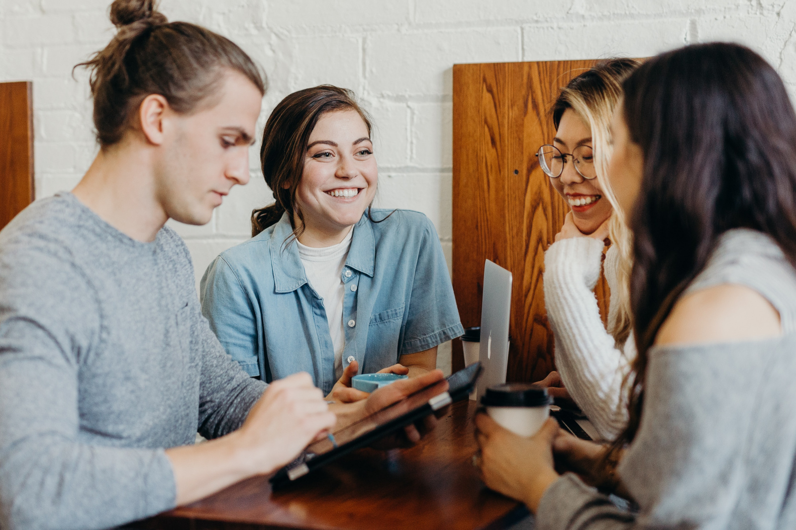 Interne Influencer für erfolgreiche Intranets (Bild: unsplash) Interne Influencer für erfolgreiche Intranets